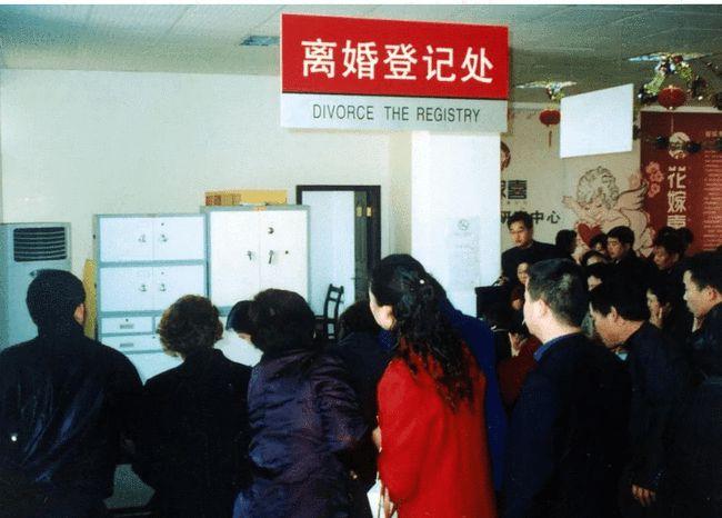成都私家侦探：离婚老公要求退彩礼钱怎么办？